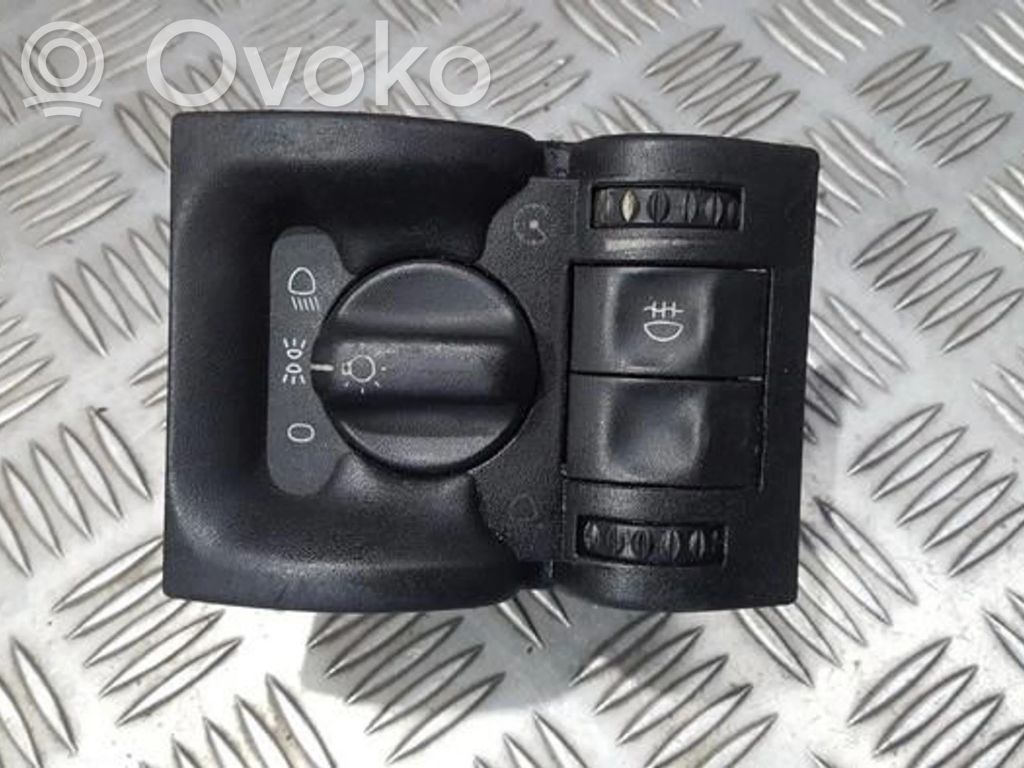 Valokatkaisija   90569813,53142808,53142808,90569813