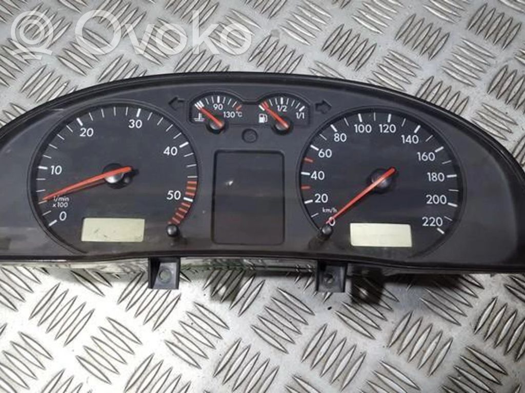 Volkswagen PASSAT B5 Tachimetro (quadro strumenti)