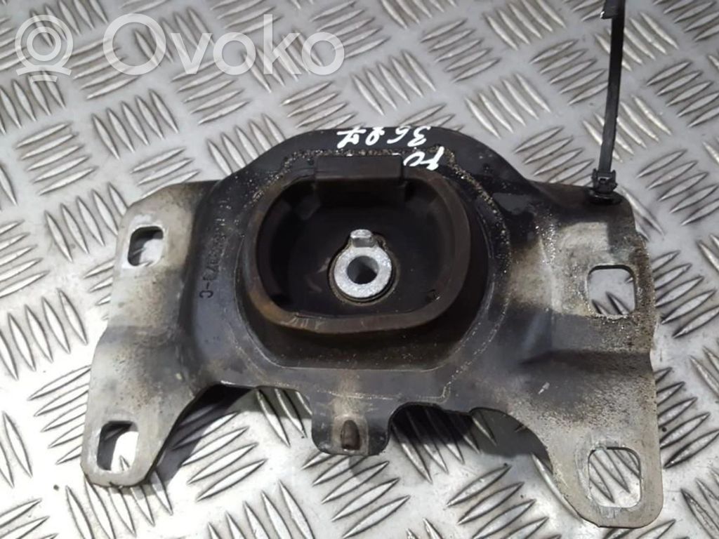 Ford Focus Moottorin kiinnikekorvake 