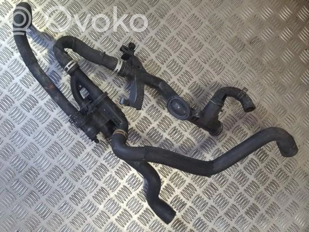 Peugeot 207 Tubo flessibile del liquido di raffreddamento del motore 
