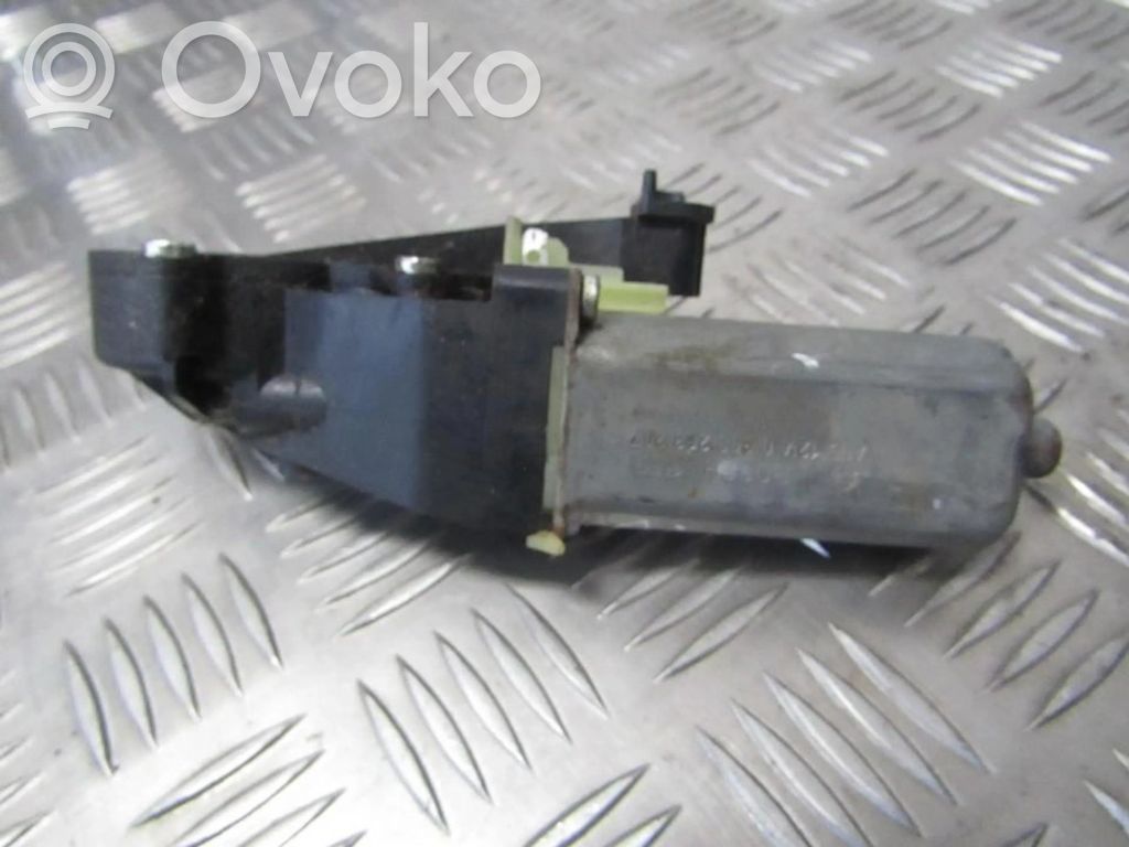 Mercedes-Benz C W203 Motor macara geam ușă față 
