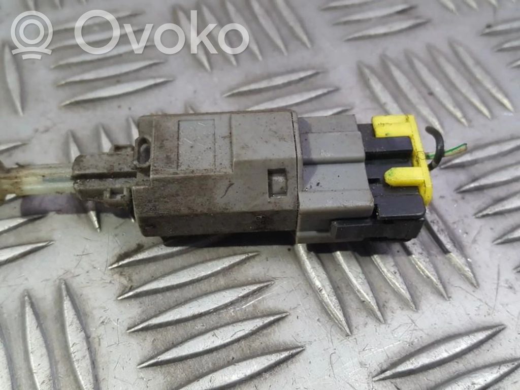 Mazda 626 Interruttore del pedale del freno 