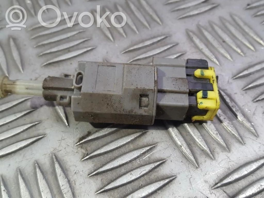 Mazda 626 Interruttore del pedale del freno 
