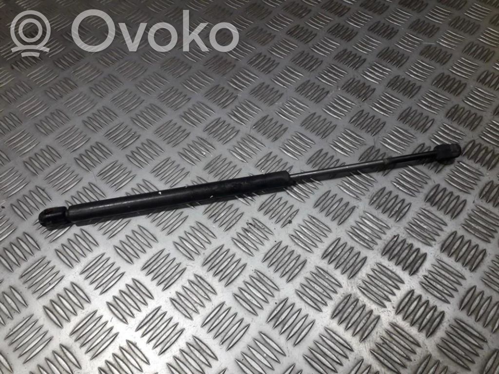 Ford Focus Takaluukun tuen kaasujousi