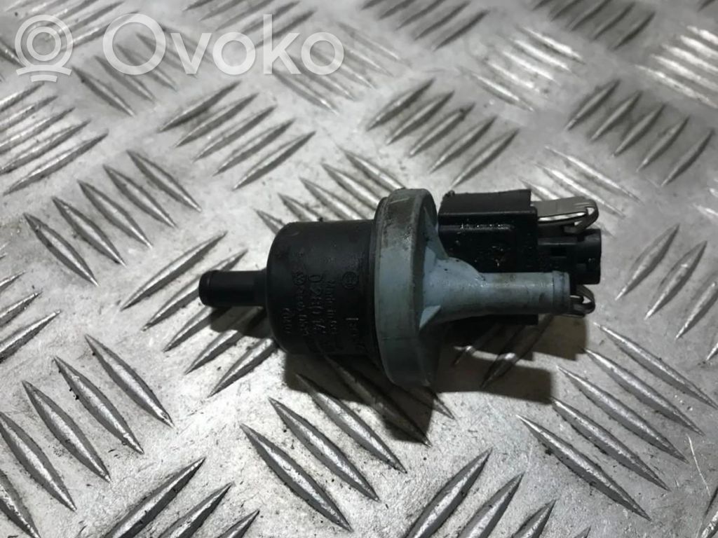 Volkswagen Polo III 6N 6N2 6NF Tyhjiöventtiili 