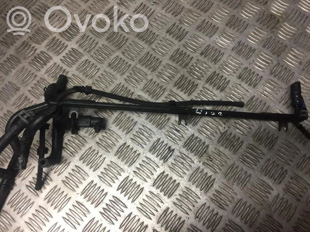 Polttoaineputki   038906081B,038906081B