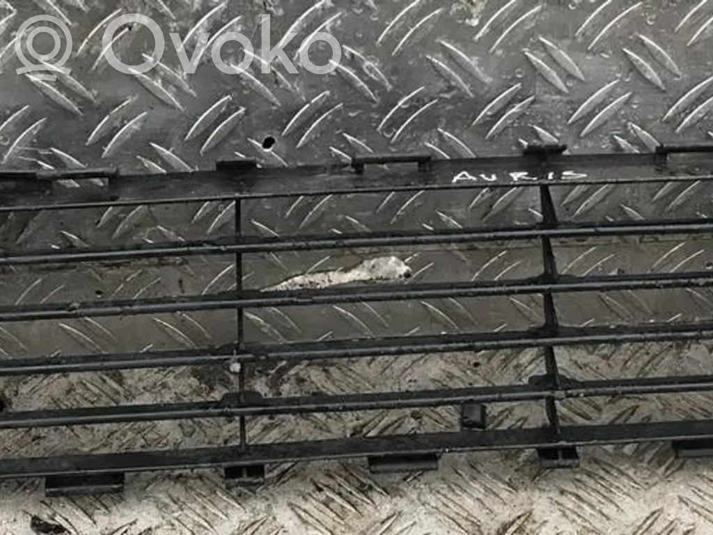 Toyota Auris 150 Grille inférieure de pare-chocs avant