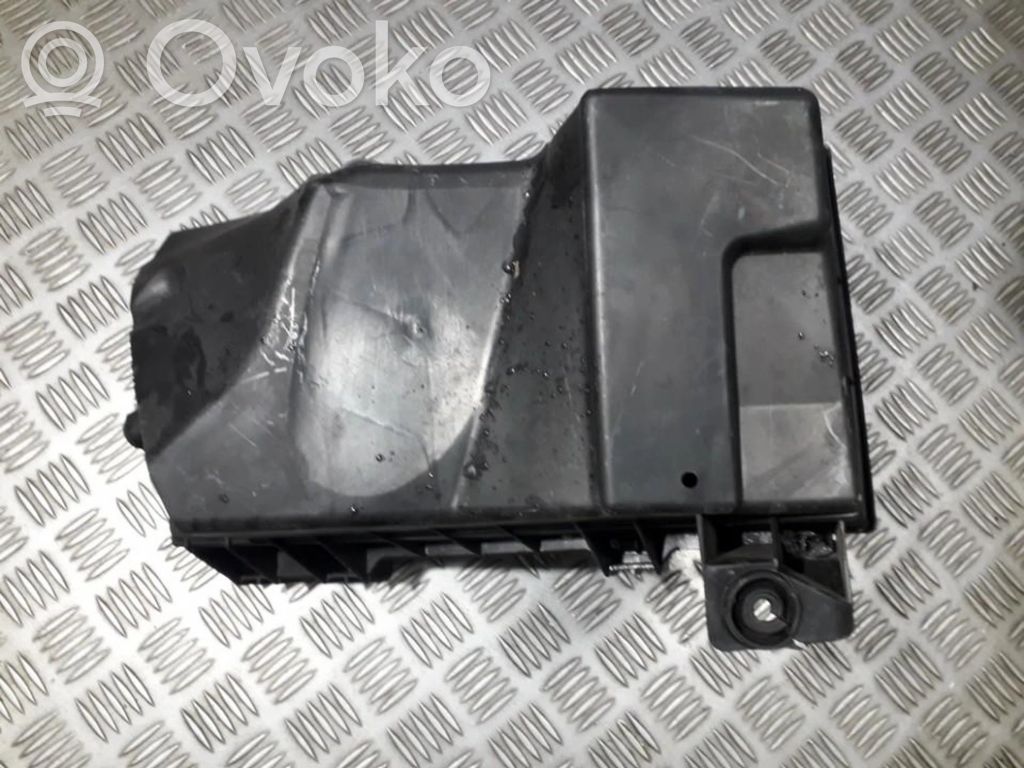 Volkswagen Golf IV Cutie filtru aer 