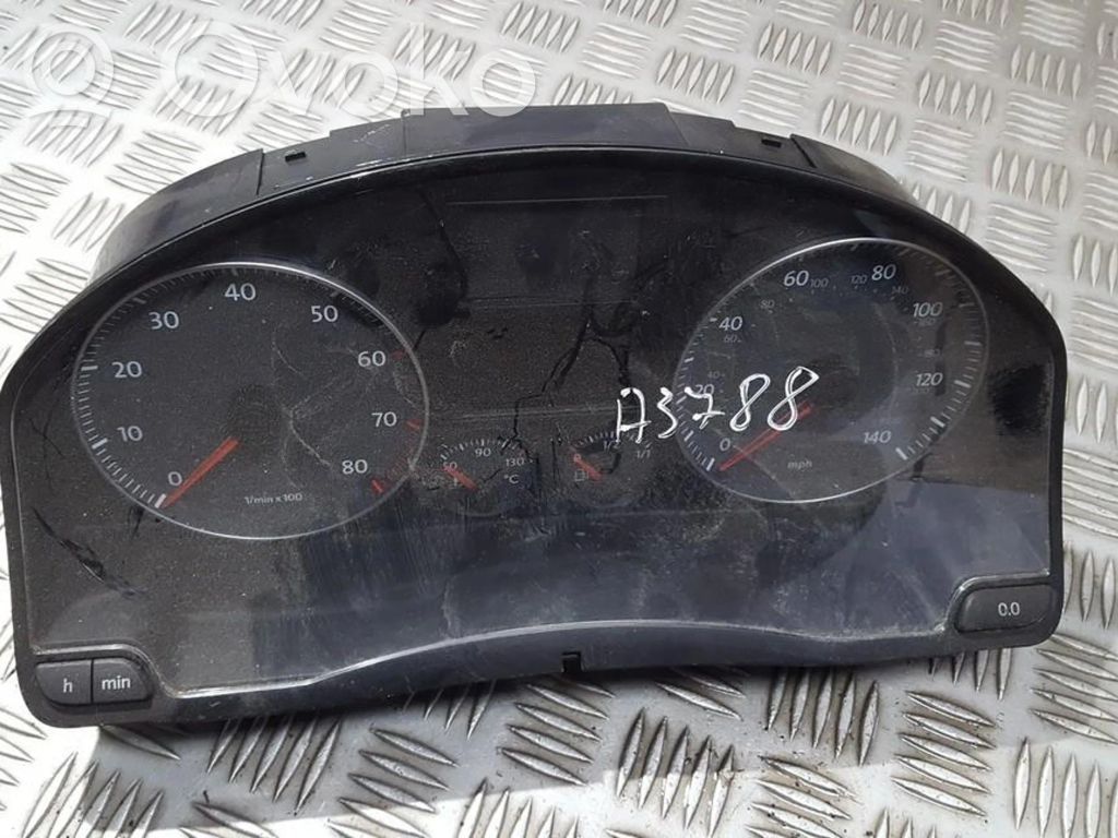 Volkswagen Golf V Velocímetro (tablero de instrumentos) 