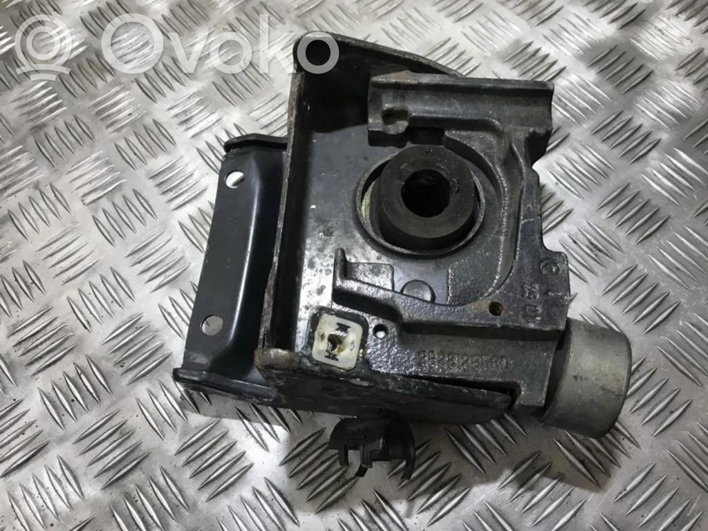 Citroen Xsara Picasso Engine mount bracket 