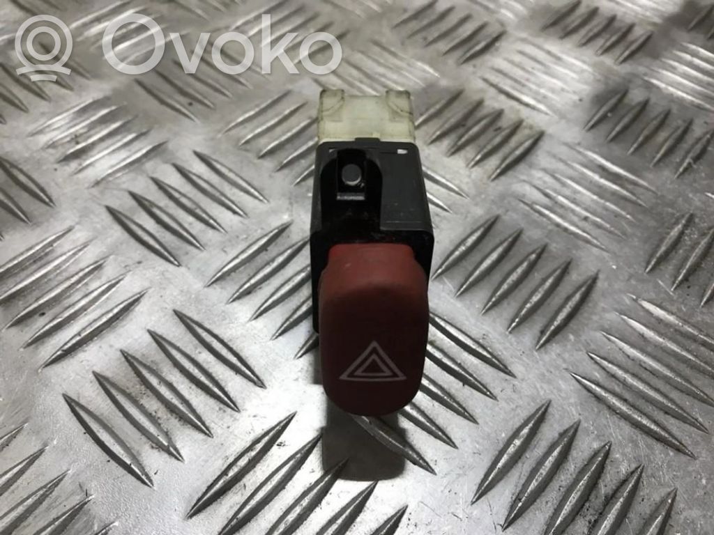 Hätävilkkujen kytkin   822955,822955