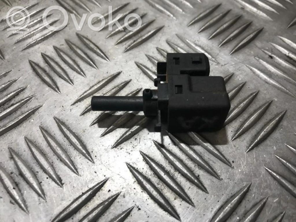 Interruptor sensor del pedal de freno   95FB7C534AA,95FB7C534AA,95FB7C534AA,95FB7C534AA