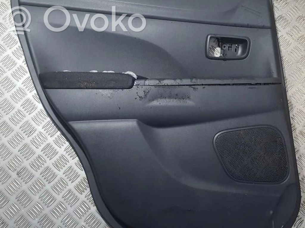 Mitsubishi ASX Moldura del tarjetero de la puerta trasera