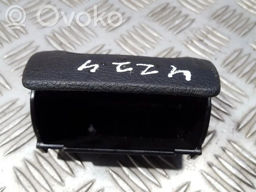 Peugeot 406 Popielniczka deski rozdzielczej 