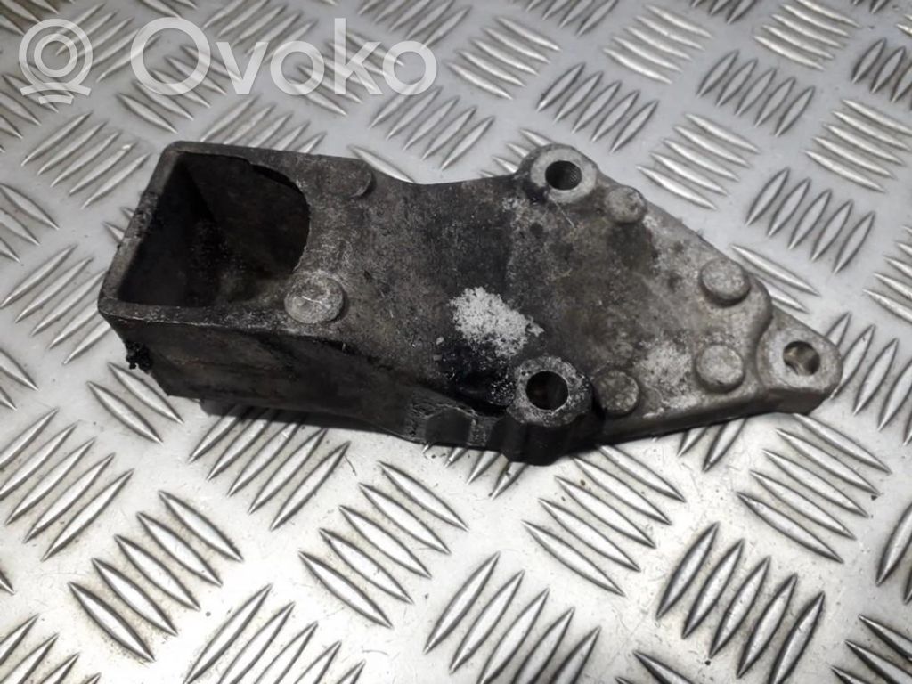 Peugeot Partner Engine mounting bracket 