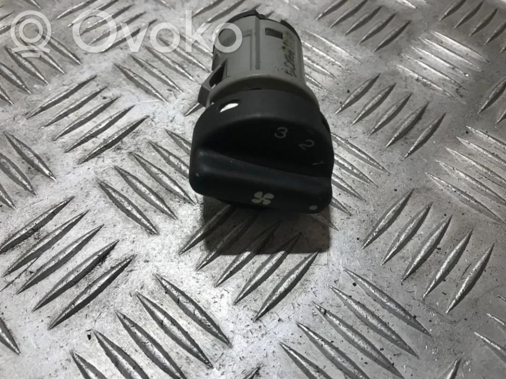 Interruptor de control del ventilador interior   85GG18514AA,85GG18514AA