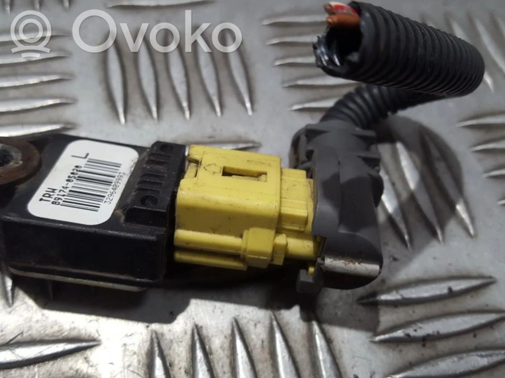 Toyota Avensis T250 Airbagsensor Crashsensor Drucksensor