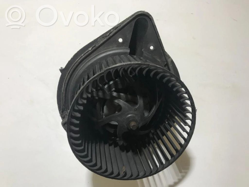 Volkswagen PASSAT B5.5 Ventola riscaldamento/ventilatore abitacolo 