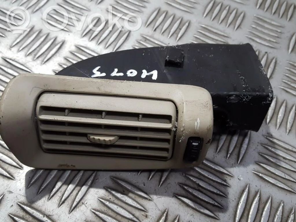 Rejilla de ventilación central del panel   9158448,9158448