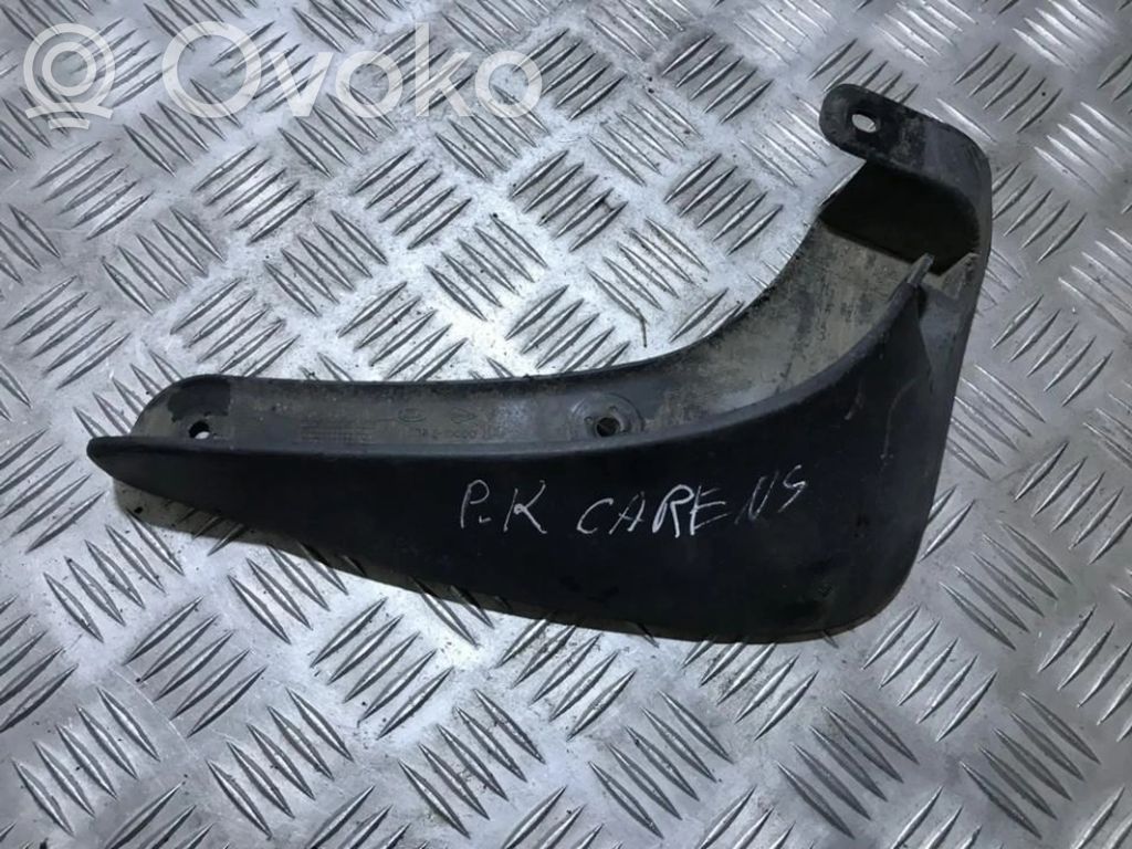 KIA Carens II Chlapacze przednie