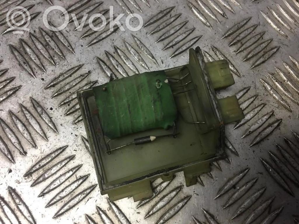 Volkswagen PASSAT B4 Motor aerotermă/rezistor ventilator 