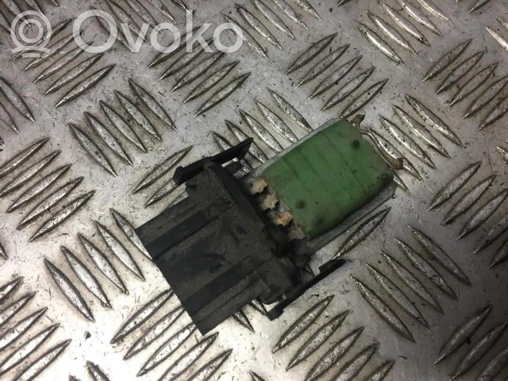 Volkswagen Golf III Rezystor / Opornik dmuchawy nawiewu 