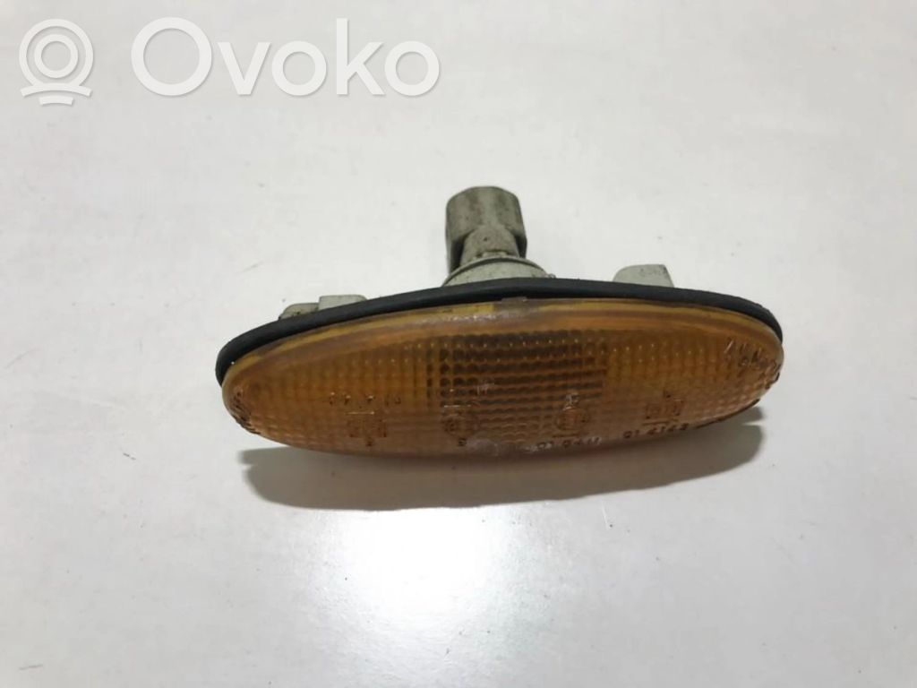 Mazda 626 Indicatore di direzione del parafango anteriore 