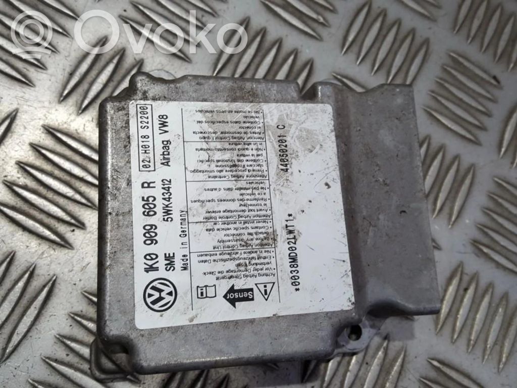 Volkswagen Jetta V Unitate/modul de comandă airbaguri 