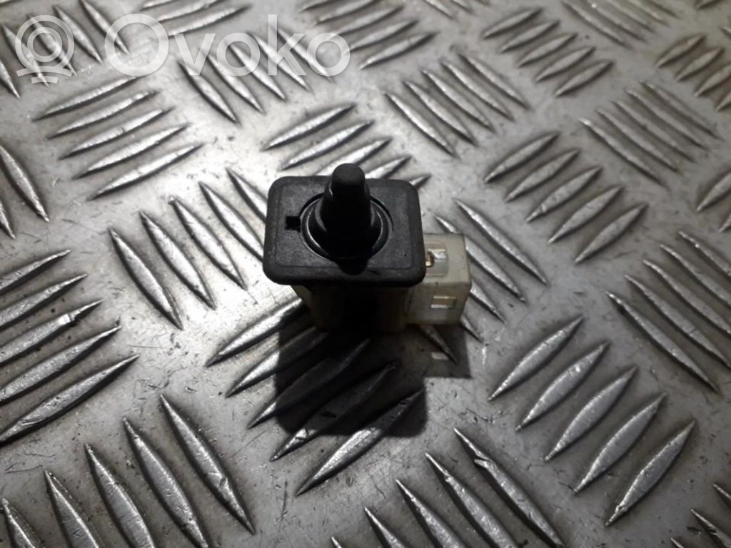 Mercedes-Benz C W202 Sensor de la puerta delantera