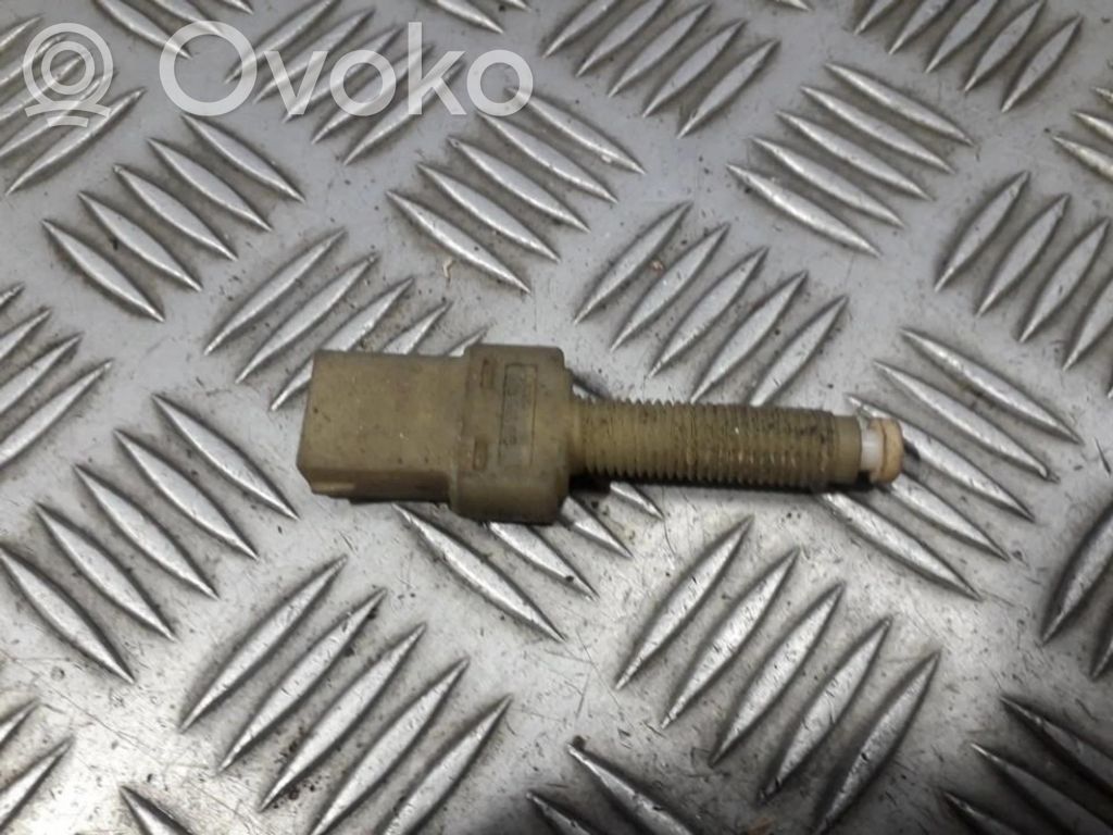 Volkswagen PASSAT B5 Interruttore del pedale del freno