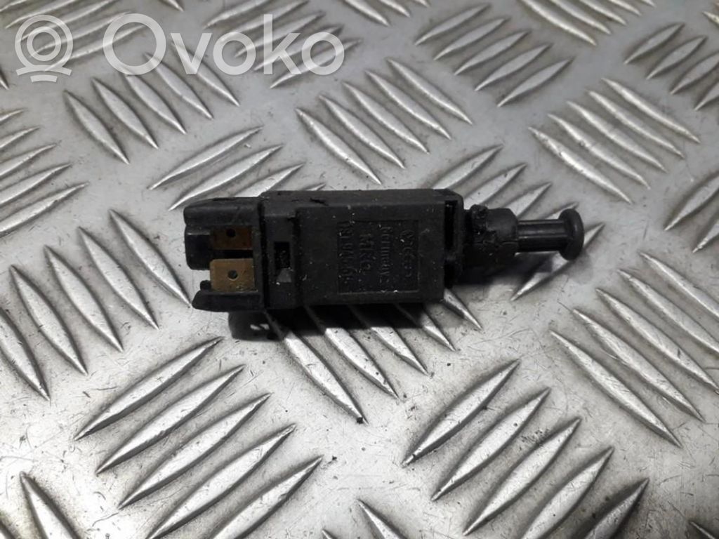 Volkswagen PASSAT B3 Interruttore del pedale del freno