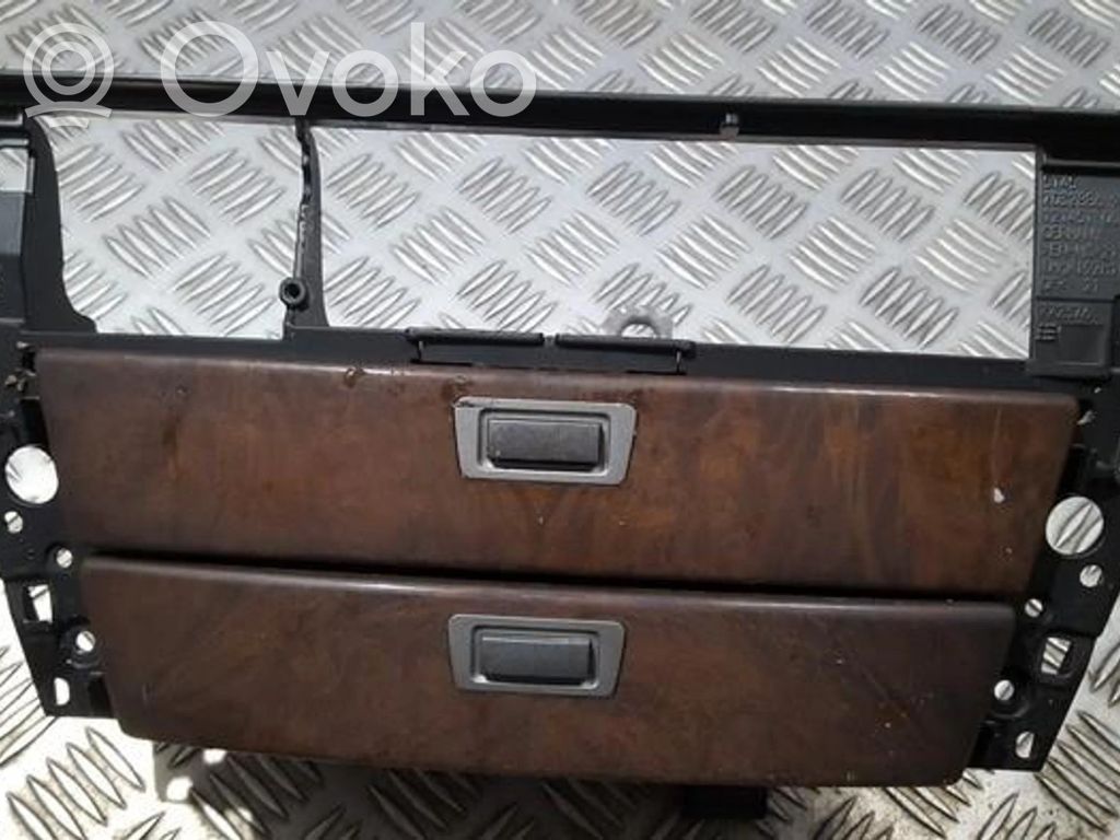 BMW 7 E65 E66 Otros repuestos del interior 