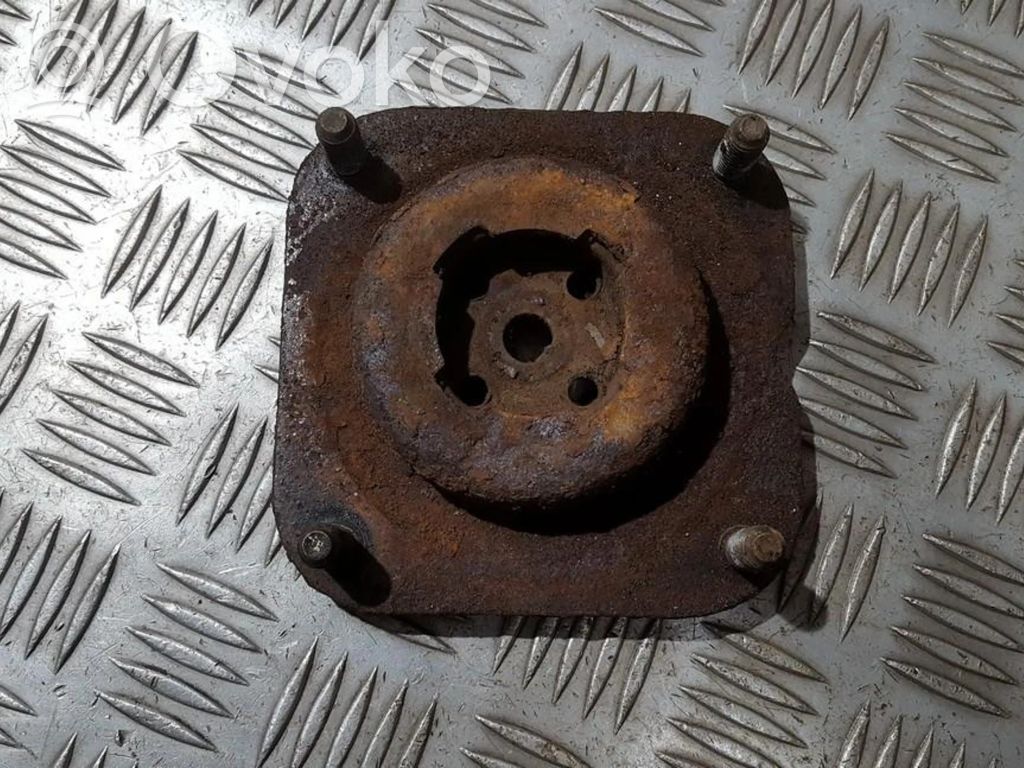 Coil spring mount