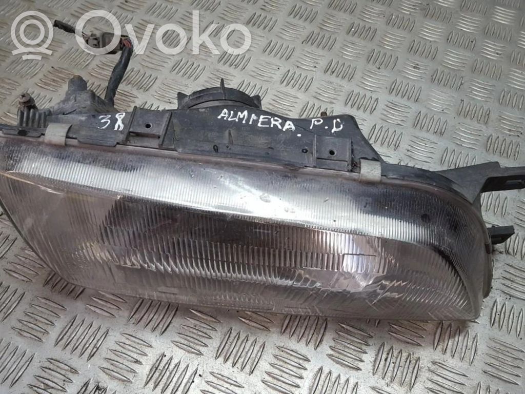 Nissan Almera Scheinwerfer