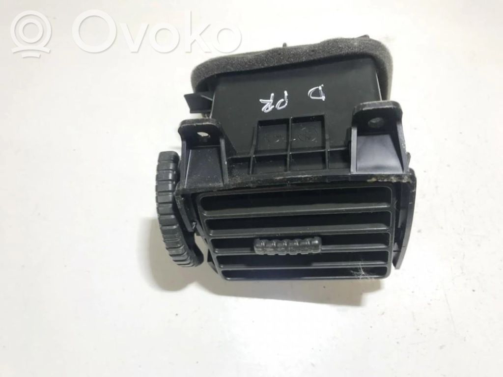 Nissan X-Trail T30 Griglia di ventilazione centrale cruscotto