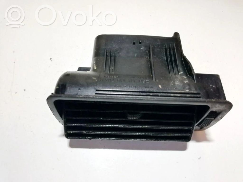 Volkswagen Golf IV Rejilla de ventilación central del panel 