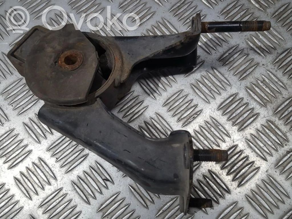Toyota Corolla E120 E130 Dzinēja spilvens 