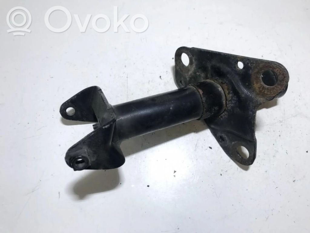 Volkswagen PASSAT B5 Staffa di rinforzo montaggio del paraurti anteriore 