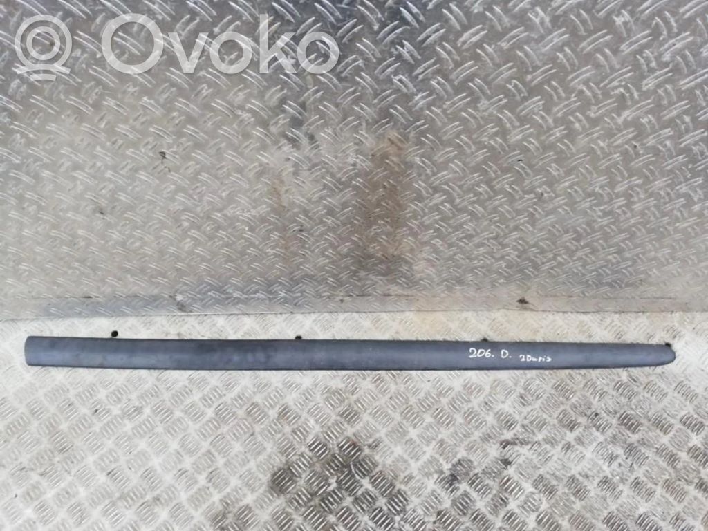 Peugeot 206 Rivestimento della portiera anteriore (modanatura)