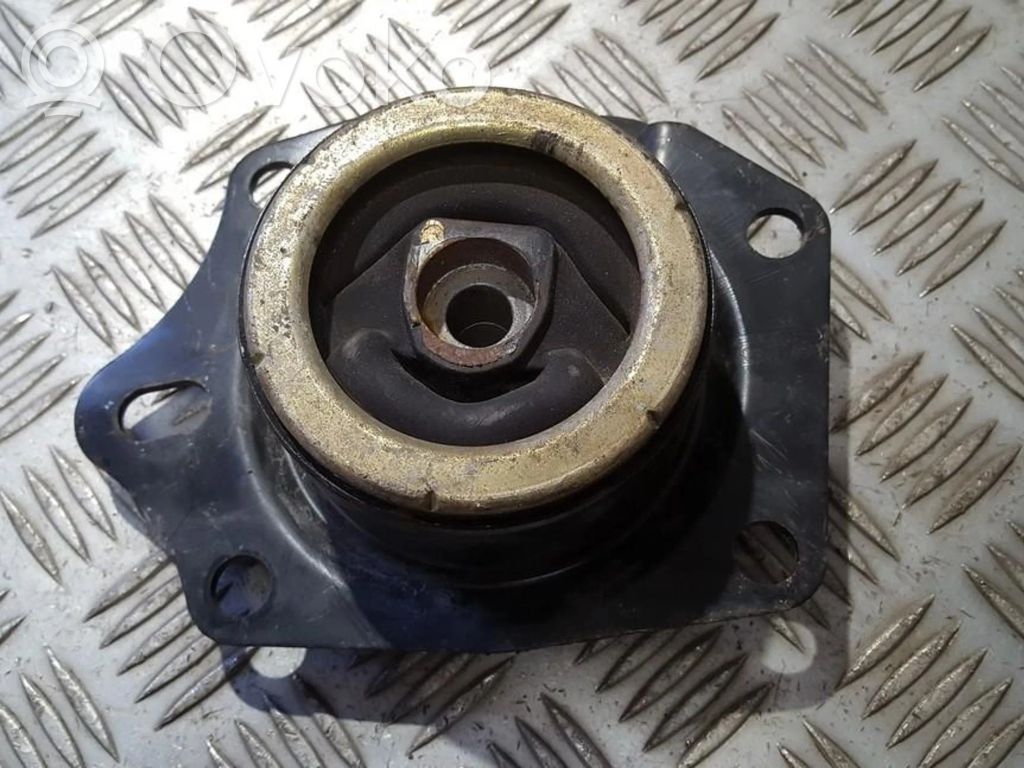 Chrysler PT Cruiser Engine mount bracket 