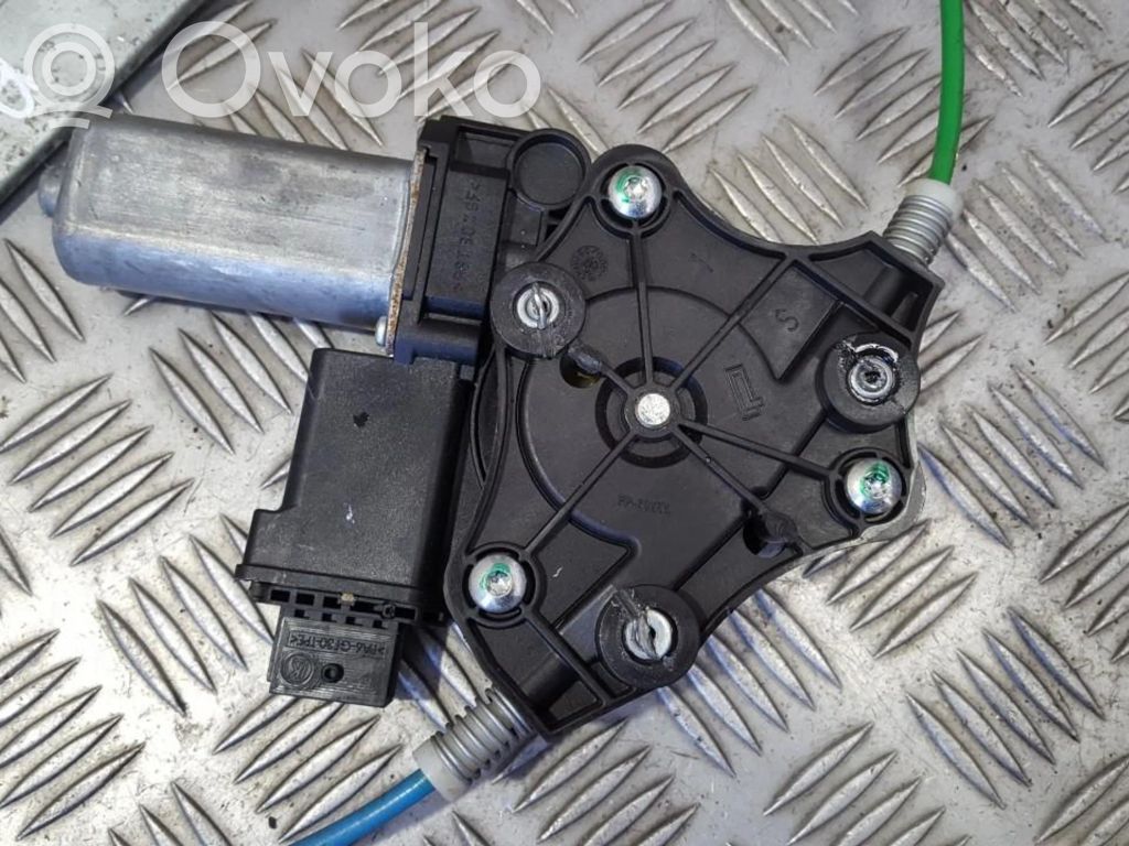 Opel Corsa D Silnik regulatora szyby drzwi przednich 