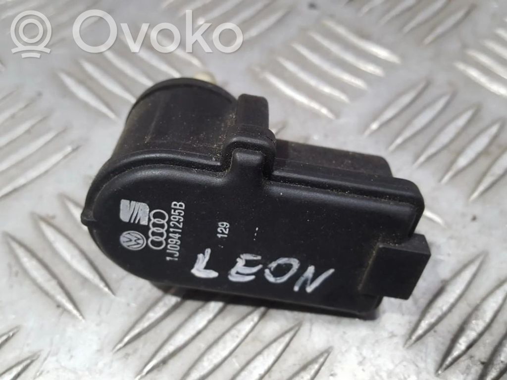 Scheinwerferstellmotor   1J0941295B,1J0941295B