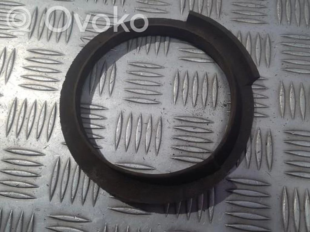 BMW 5 E39 Coil spring mount 