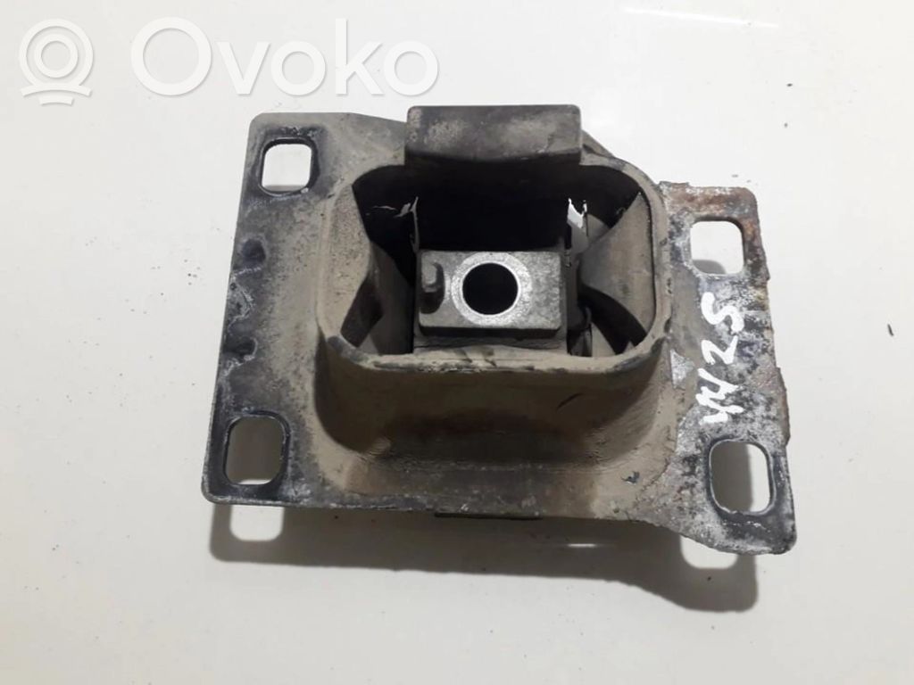 Ford Focus Engine mount bracket 
