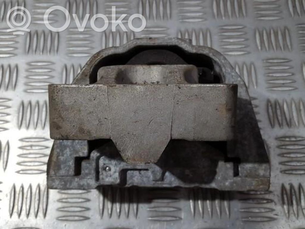 Volkswagen Golf IV Supporto di montaggio del motore 