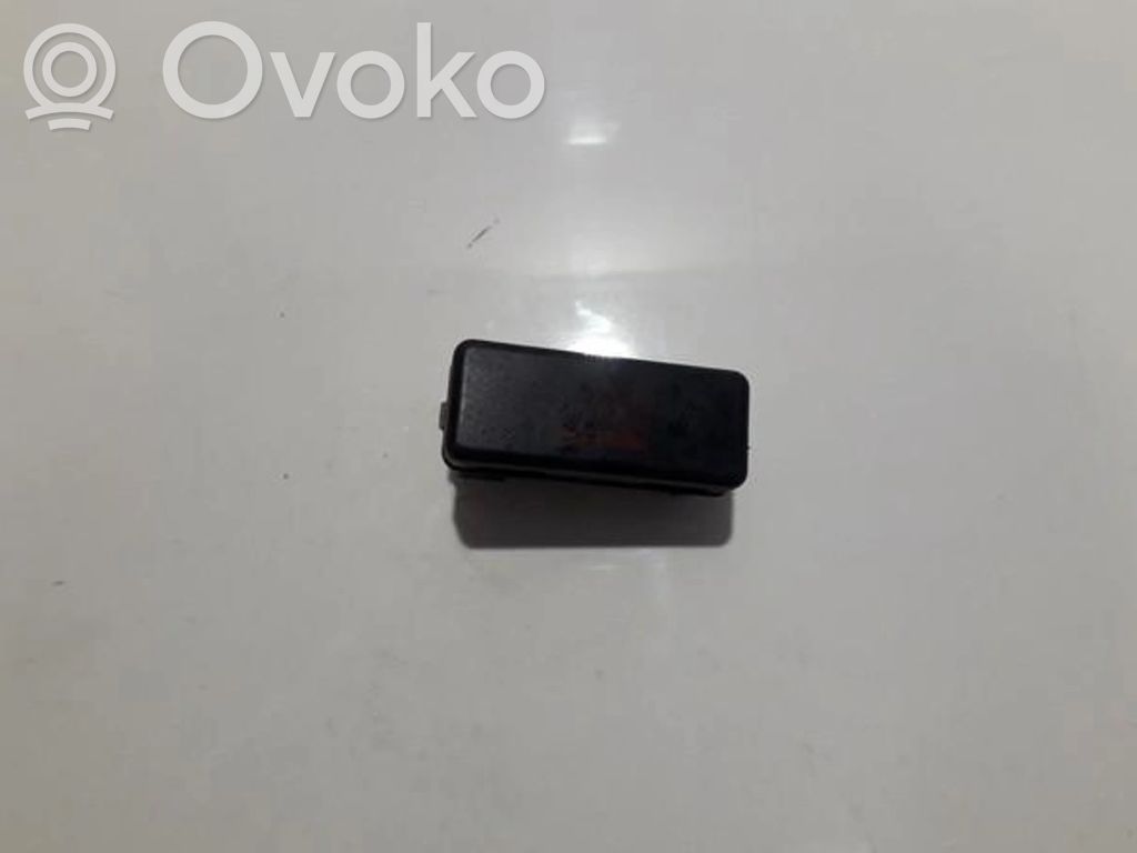Botón interruptor de luz de peligro   8350947,SAEQC94D0T,8350947,QC94