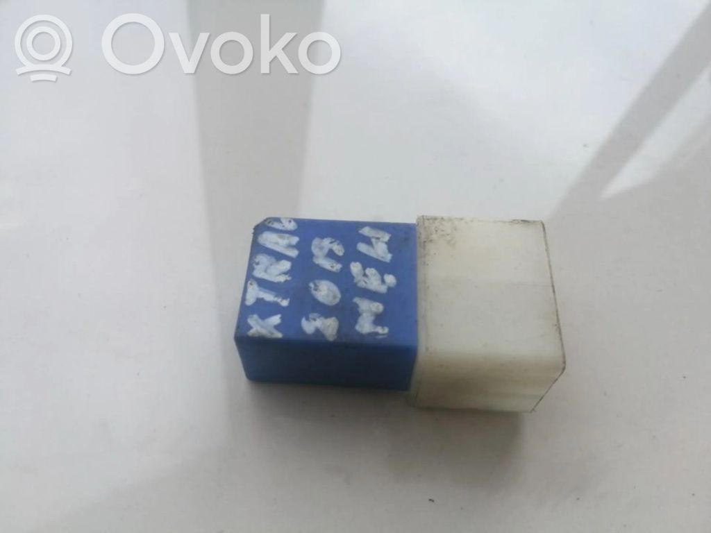 Inne przekaźniki   2523079915,0201100044,0201100044,2523079915