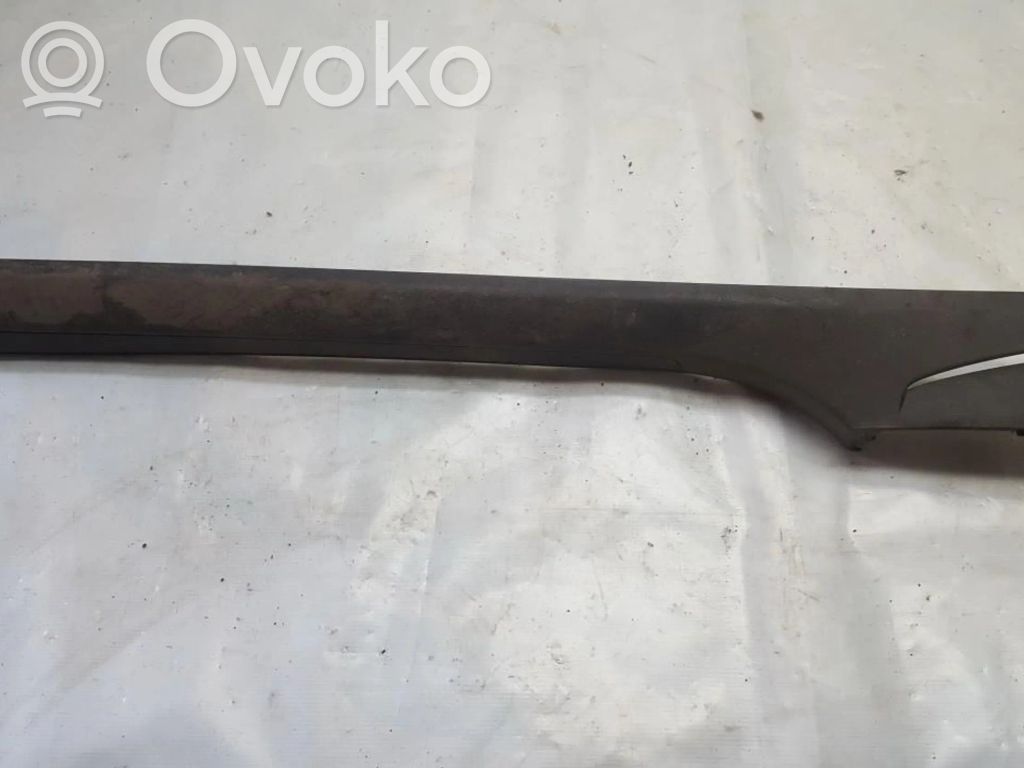 Volkswagen PASSAT B6 Copertura del rivestimento del sottoporta anteriore 
