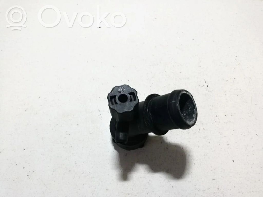 Volkswagen Golf IV Tubo flessibile del liquido di raffreddamento del motore