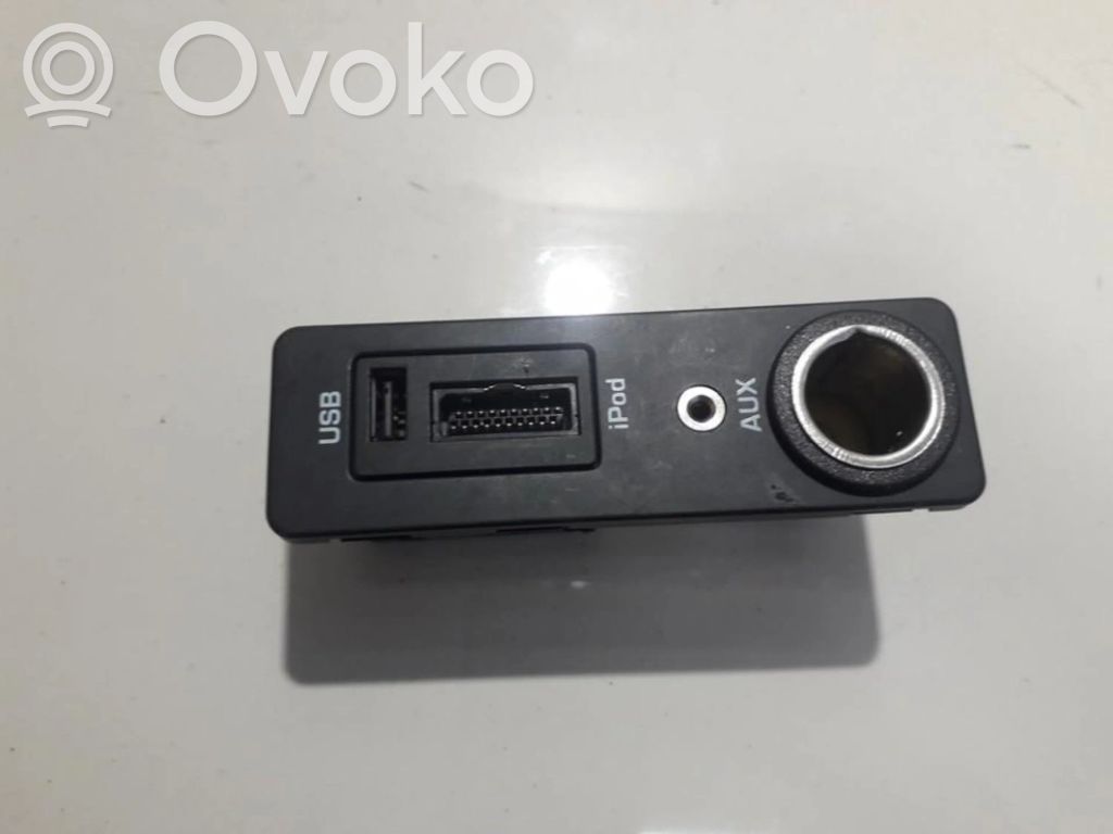 Jaguar XF Priză USB 